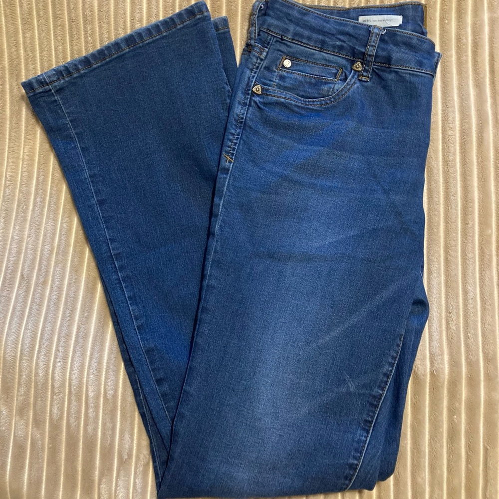 NWOT KUT from the Kloth jeans.size 6